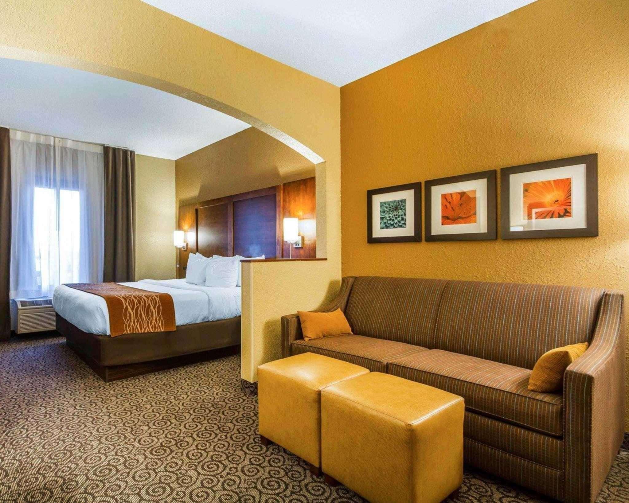 Comfort Suites Ramsey Bagian luar foto