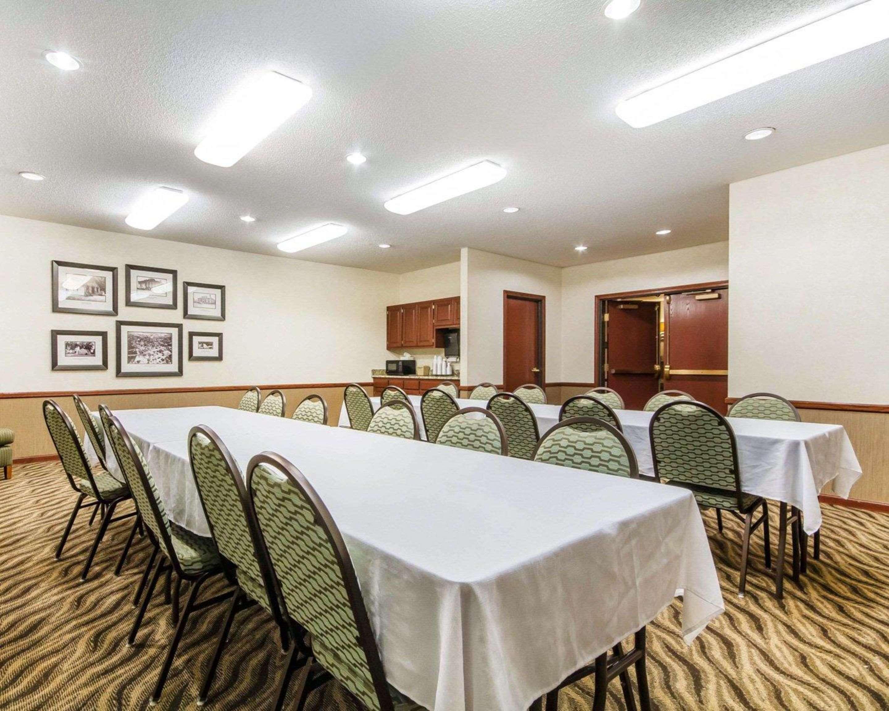 Comfort Suites Ramsey Bagian luar foto