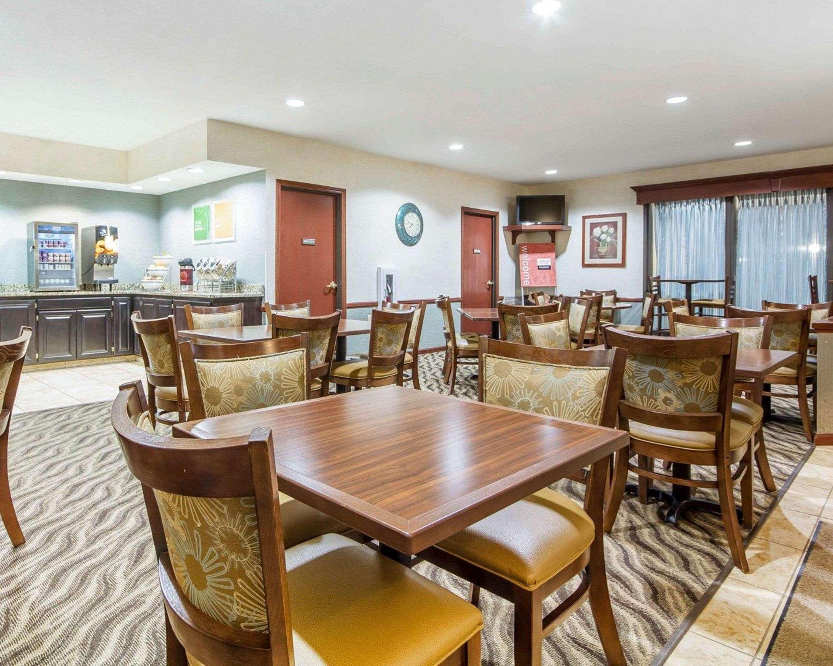 Comfort Suites Ramsey Bagian luar foto