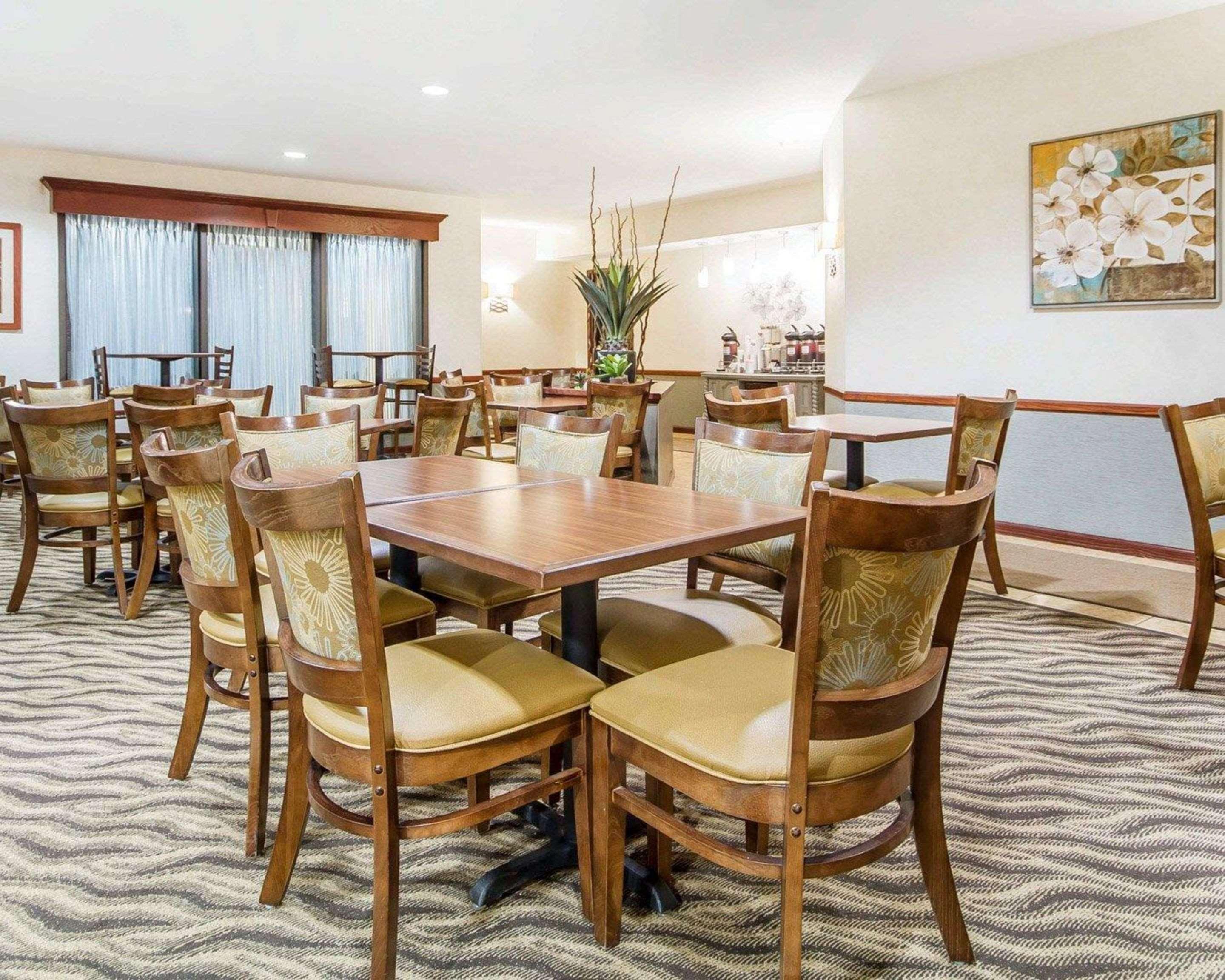 Comfort Suites Ramsey Bagian luar foto