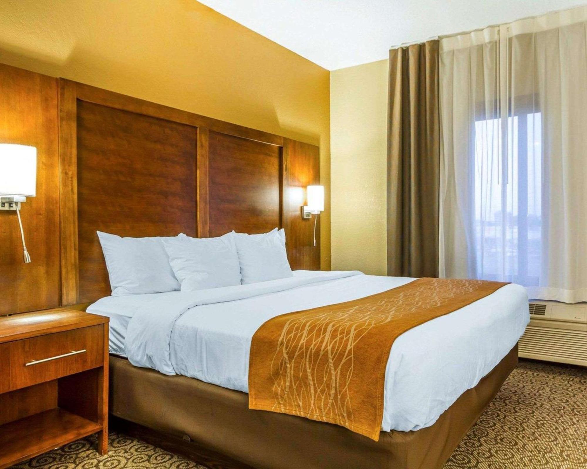 Comfort Suites Ramsey Bagian luar foto