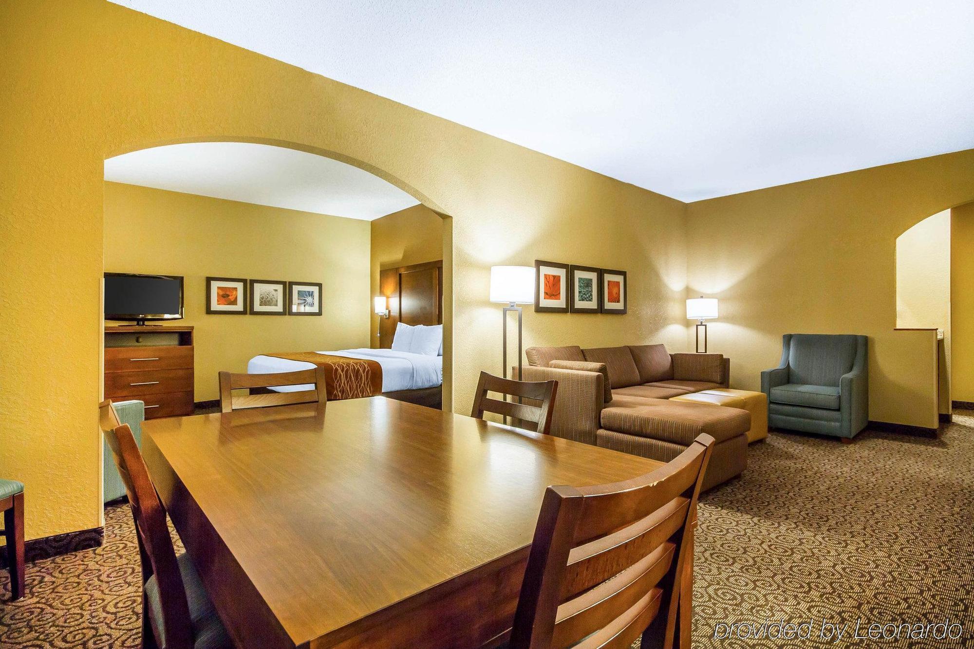 Comfort Suites Ramsey Bagian luar foto